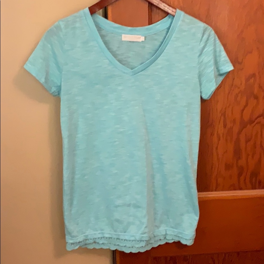 Coconut Creek v-neck